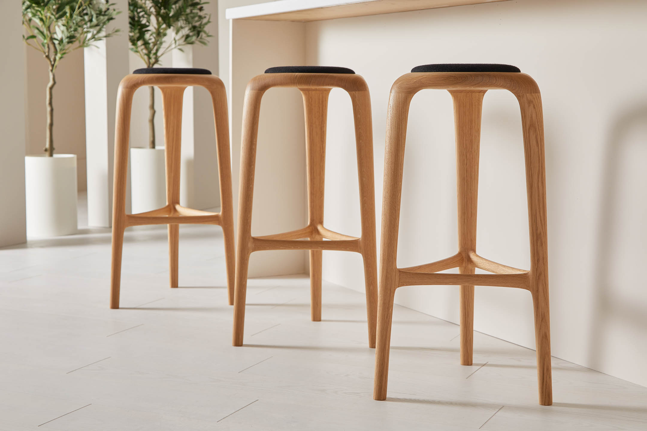 FP/W-3 Upholstered Bar Stool - Image 2