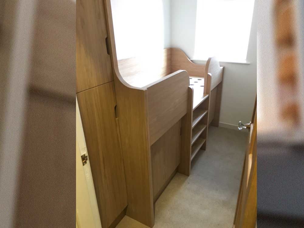 Small-bedrooms-cabin-bed-with-pull-out-desk